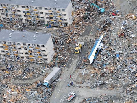  2011 東日本大地震：揭示現代日本社會脆弱性的巨大天災